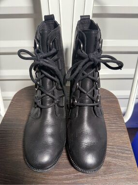 Sorel Black Lace-Up Women's Ankle Boots
